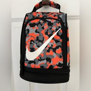 Nike small insulated lunchbag